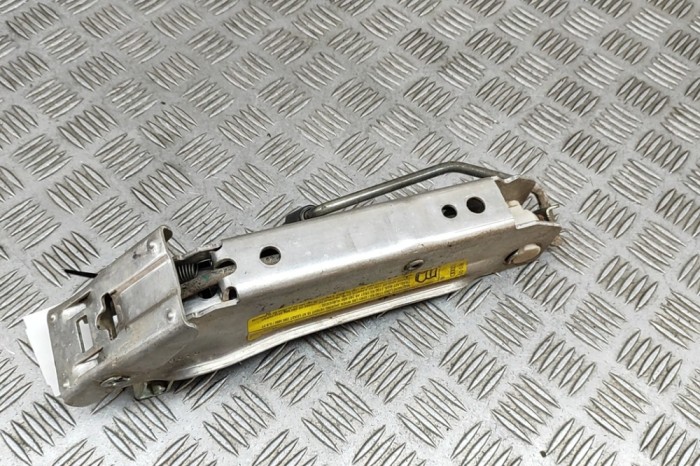 Cric AUDI A4 Cabrio 8H7, B6, 8HE, B7 2009 OEM: 8E0011031M 28328039