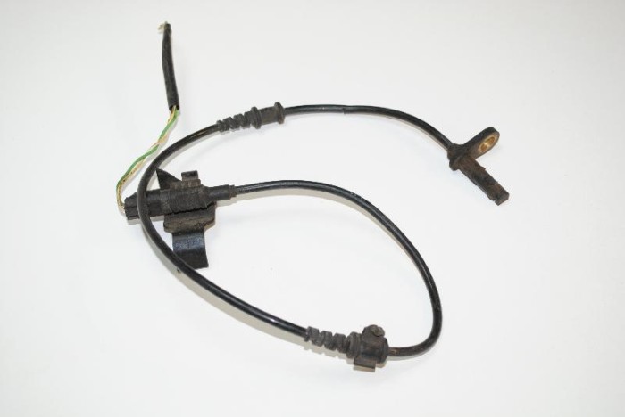 Senzor ABS dreapta față MERCEDES-BENZ E W211 2007 OEM: A2115402917 2115426