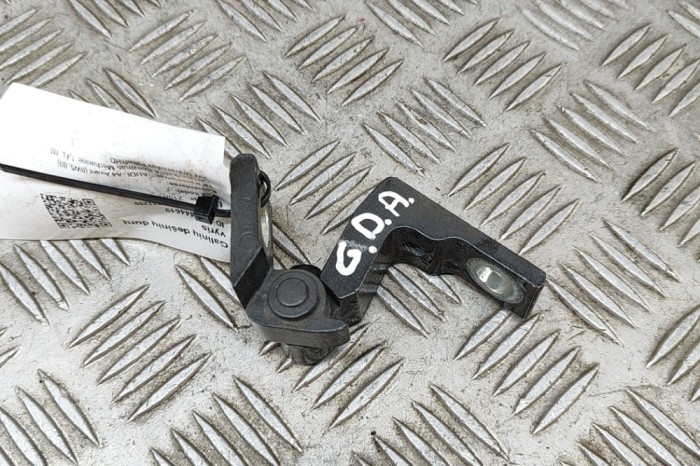 Balama ușă dreapta spate AUDI A4 Avant 8W5, B9 2018 OEM: 8W0833404A 25444619