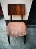 Vechi scaun din lemn solid Romania made, mobila vintage ptr restaurare