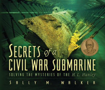 Secrets of a Civil War Submarine: Solving the Mysteries of the H. L. Hunley foto
