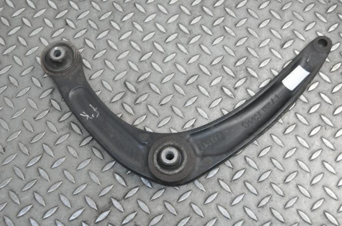 Braț inferior st&acirc;nga față CITRO&Euml;N DS4 2015 OEM: 833548 10002782