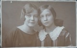 Fotografie tip Carte Postala, Doua prietene, 1925