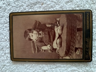 fotografie COPIL , vechi atelier fotografic Constantinopole , Turcia,dimensiuni 11 cm x 6 cm foto