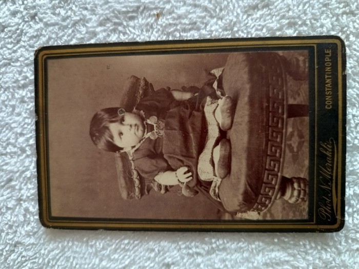 fotografie COPIL , vechi atelier fotografic Constantinopole , Turcia,dimensiuni 11 cm x 6 cm