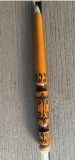 Pix 2 vechi romanesc de lemn, anii 60 - 70, pirogravat cu motive artizanale, cu mină / pasta, 14 cm