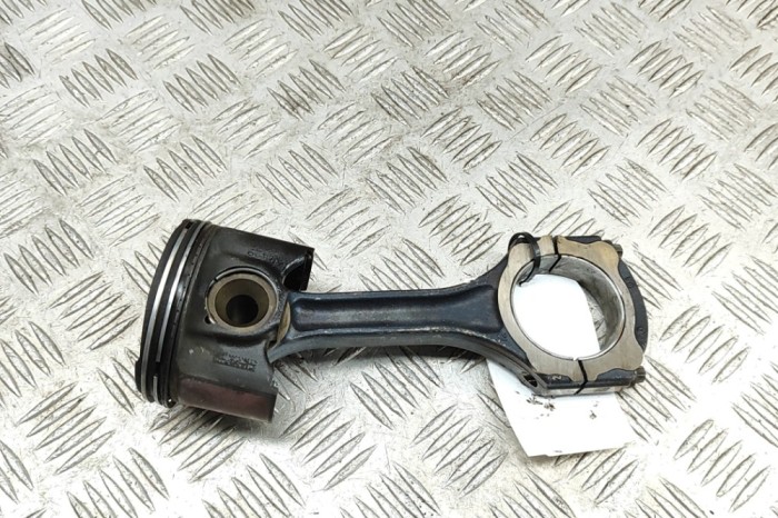 Piston MERCEDES-BENZ SPRINTER 3,5-t Van 907, 910 2022 OEM: A6540307000,A6540302900 31219683