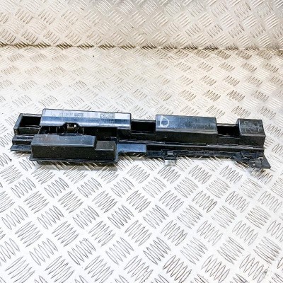 Suport prag lateral BMW 3 F30, F80 2013 OEM: 7256918 10820520 foto