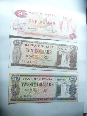 3 Bancnote Guyana : 1dolar 1971 ,10dolari 1983 ,20 dolari 1981 ,cal. NC foto