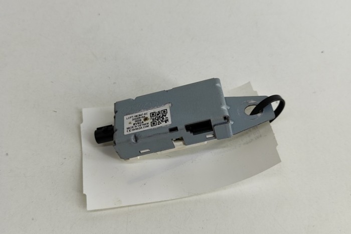 Amplificator de antena FORD PUMA J2K, CF7 2022 OEM: LCPT-18C847-EC 25311573