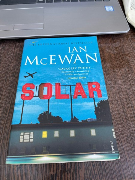 Ian McEwan - Solar