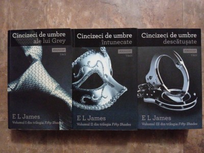 Cincizeci de umbre ale lui Grey - 3 volume - E. L. James, 2012 foto