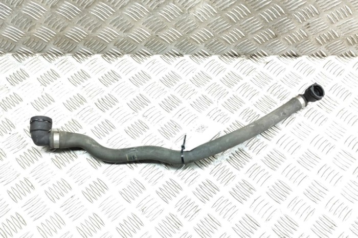 Furtun de lichid de răcire BMW 3 Gran Turismo F34 2013 OEM: 7624676 24305908