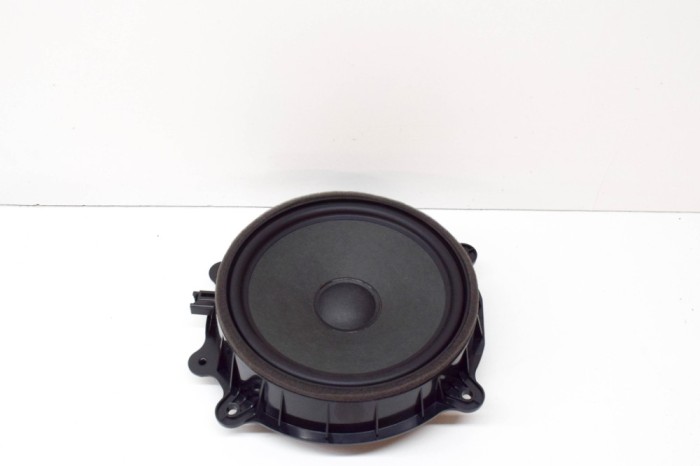 Difuzor ușă dreapta față TESLA MODEL Y 2022 OEM: 1079744-00-E 15153428