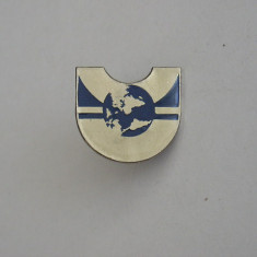M3 Q 10 - insigna - tematica simbolistica - simbol mapamond