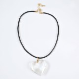Colier choker cu snur negru si pandantiv inima transparenta