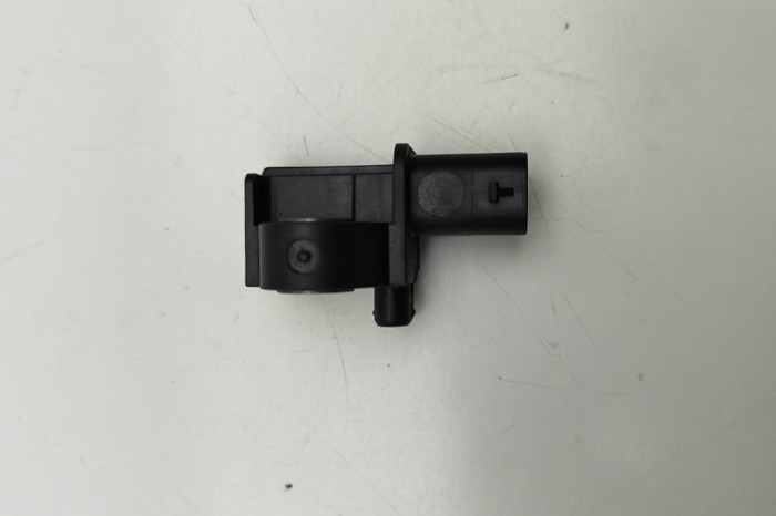 Senzor de impact st&acirc;nga față VW GOLF VII 5G1, BQ1, BE1, BE2 2016 OEM: 5Q0959651 29015567