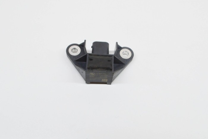 Senzor de impact dreapta față BMW 5 Touring F11 2011 OEM: 9159310 17560938