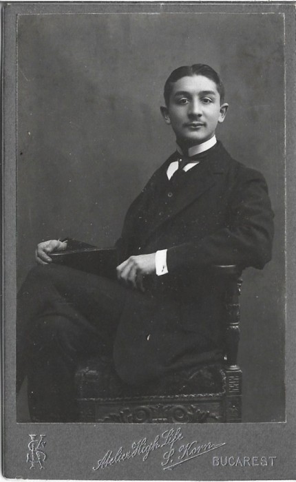 M1316N Paul Rădulescu, fiul medicului Constantin Rădulescu jr și al lui Zoe Boerescu, 1909, studio Korn, București