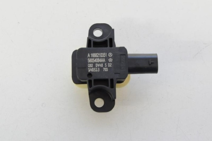 Senzor de impact lateral dreapta MERCEDES-BENZ GL X166 2015 OEM: A1668210351 2144163