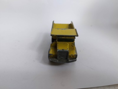 bnk jc Matchbox 28d Mack Dumper foto