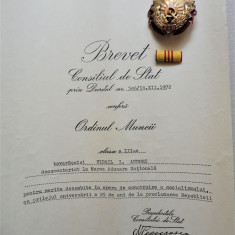 Ordinul Muncii Clasa a 3 a RSR cu bareta, cutie si brevet semnat N. Ceausescu 00