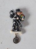 Insigna vintage - cu hornar cu flori, Germania plastic, banut metalic si ac metalic, colectie, 8cm