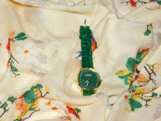 GUESS, esarfa noua, originala, viscoza, ceas nou cadou