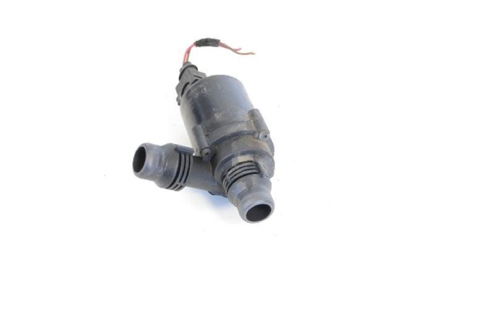 Pompa de apa auxiliara BMW X5 E70 2011 OEM: 9197085 4008262