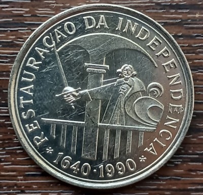 (M1830) MONEDA PORTUGALIA - 100 ESCUDOS 1990, 350 ANI RESTAURAREA INDEPENDENTEI foto