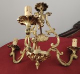 Superb candelabru din bronz masiv cu 3 brațe in stilul francez Louis,piesa cu o lucrătură de o foarte mare finețe