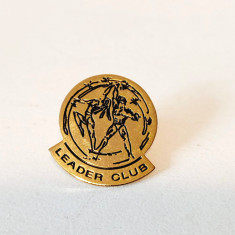 Insigna LEADER CLUB, metal, 2.5cm, colectie, vintage