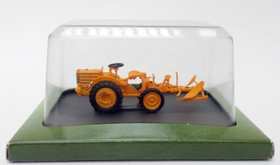 Macheta tractor Staub RT4 - 1954 scara 1:43 foto