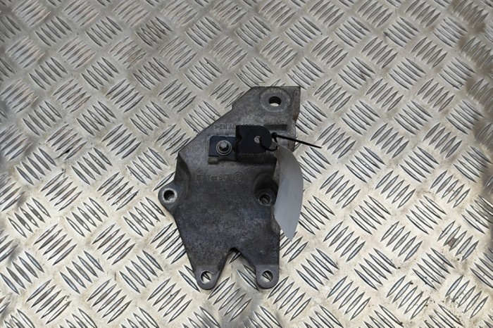 Suport motor st&acirc;nga BMW 7 G11, G12 2017 OEM: 6864593,22116864593 | 22428082
