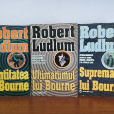 Robert Ludlum – seria Bourne (3 titluri)