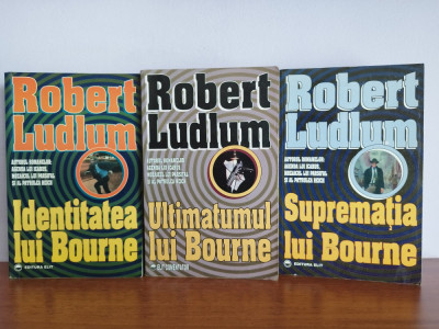 Robert Ludlum &amp;ndash; seria Bourne (3 titluri) foto