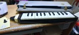 Melodică Hohner Vintage cu claviatură, &icirc;n husă originală