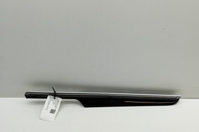 Ornament panou ușă dreapta față PORSCHE MACAN DKN 2021 OEM: 95B867410R | 31539161 foto