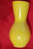 Vaza galbena pentru lacrimioare, branduse, ghiocei sau toporasi.