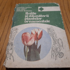 BOLILE SI DAUNATORII PLANTELOR ORNAMENTALE - Al. Manoliu - 1993, 310 p.