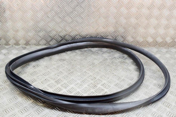 Garnitura ușă dreapta față TESLA MODEL Y 2022 OEM: 1497674-00-B | 15133062