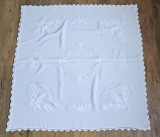 FATA DE MASA VINTAGE DIN MATERIAL SINTETIC CU BRODERIE MANUALA SI MARGINI CROSET