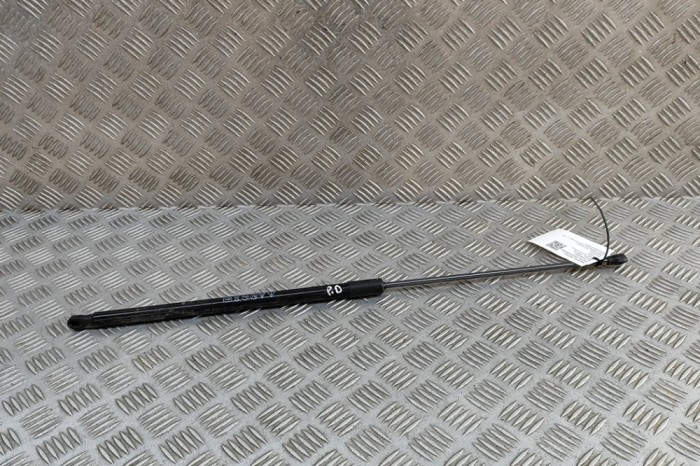 Amortizor capota dreapta față AUDI A5 Avant 2024 OEM: 8B3823359 | 31879001