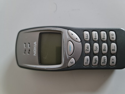 Telefon Nokia 3210, folosit foto