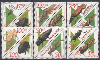 Surinam 1993 - INSECTE - Serie 12 valori triunghiulare - MNH foto