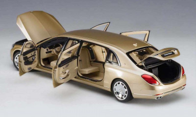 Macheta auto MERCEDES Maybach S 600 Pullman (2016) 1:18 auriu foto