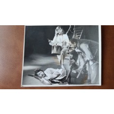 Fotografie, scena din piesa Frumosii marilor orase