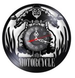 Ceas de perete decorativ realizat din disc de vinil, Model Motociclist Biker, Motocicleta, Flacari, Negru, 30 cm
