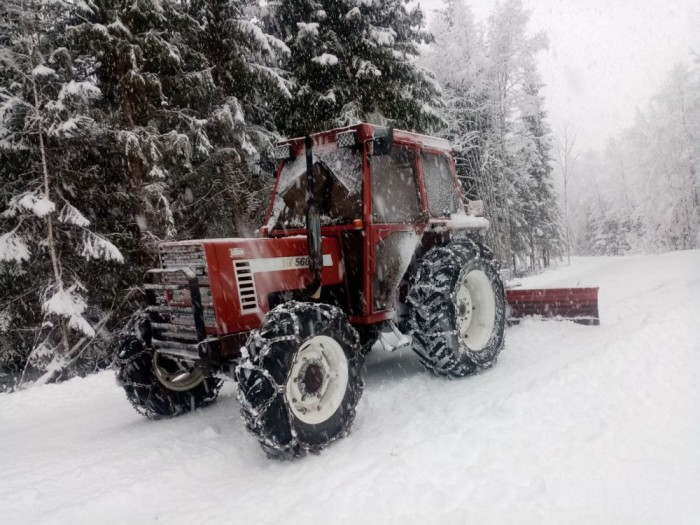 Tractor Fiat 566
