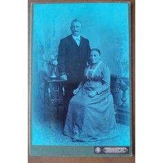 Fotografie pe carton, sot si sotie, perioada interbelica